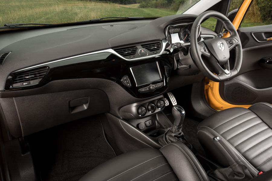 Торпедо Vauxhall Corsa GSi (E) 2018 года  (фото 7 из 26)